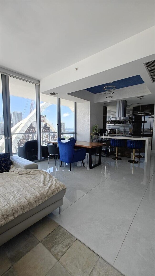 Building Photo - 1100 Biscayne Blvd