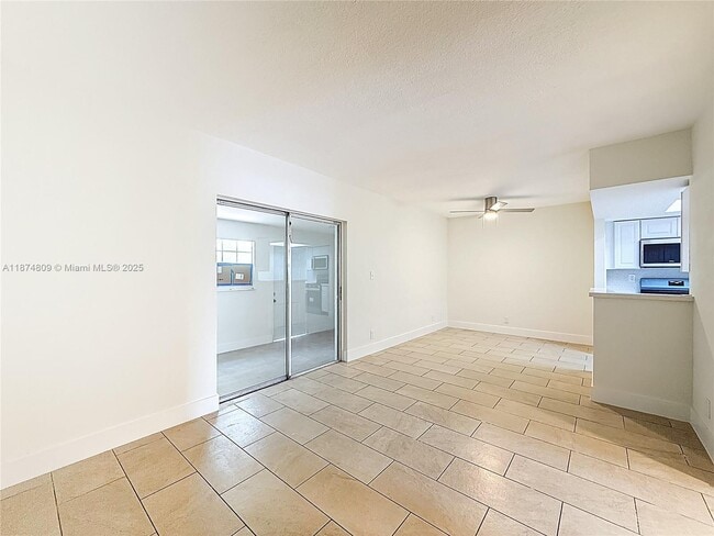 Building Photo - 1379 Seaview