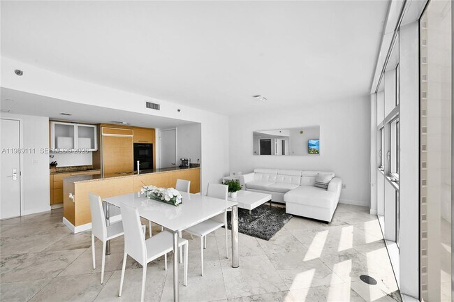 Building Photo - 1830 S Ocean Dr