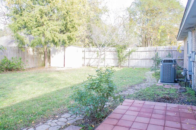 Building Photo - 16330 Cypress Point Dr