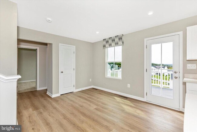 Building Photo - 38 Diopside Dr