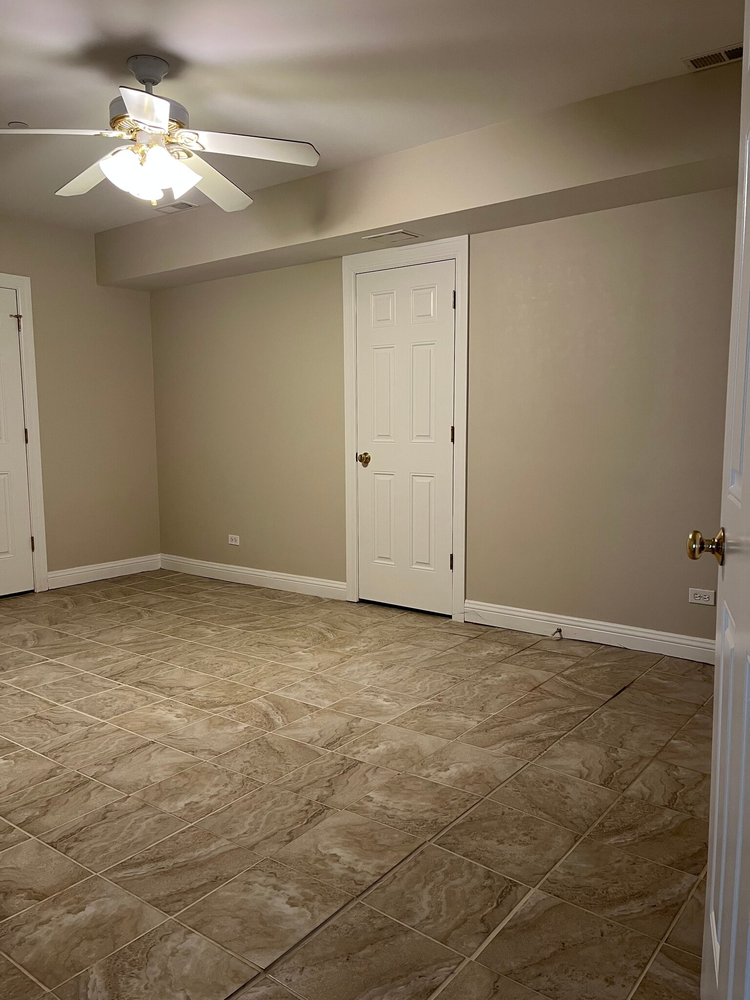 Building Photo - 1531 Queen Ann Ln