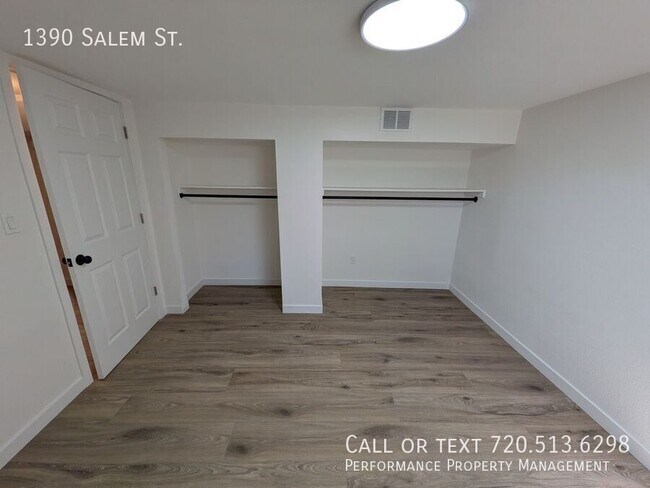 Building Photo - 1390 Salem St
