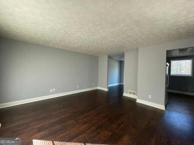 Building Photo - 1001 Traymore Dr