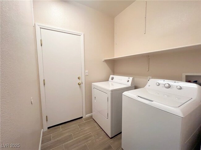 Building Photo - 5366 S Conquistador St