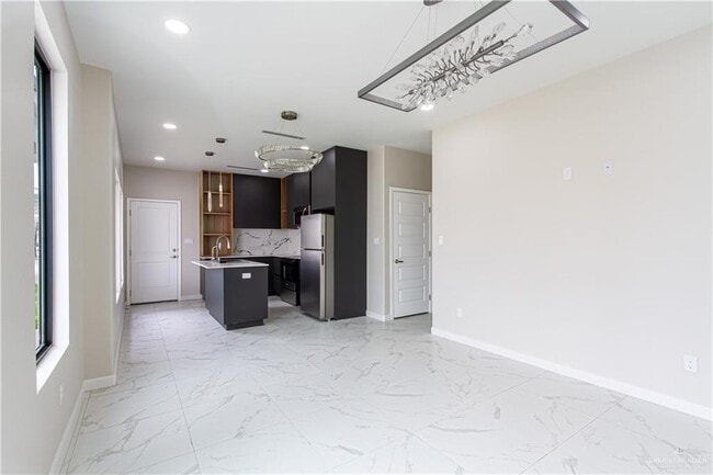 Building Photo - 4218 Hummingbird Ave
