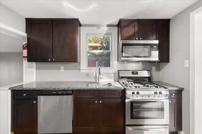 Building Photo - 51 George St