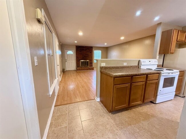 Building Photo - 2329 Heatherfield Ln