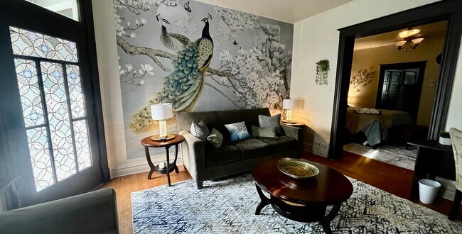 4654A - 4652 Michigan Ave