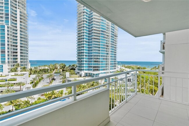 Building Photo - 400 South Pointe Dr