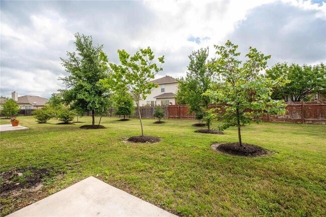 Building Photo - 1620 Bryant Dr