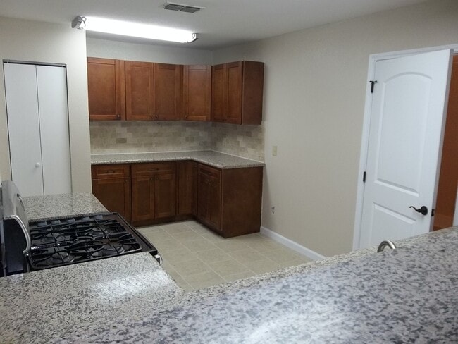 Building Photo - 3 BEDROOM, CLOSE TO SCOTT & WHITE