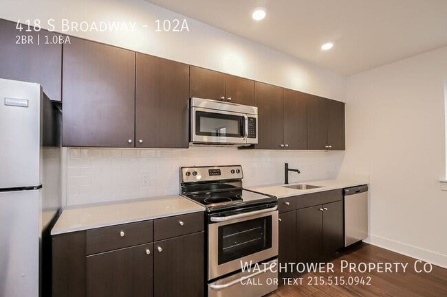 Building Photo - 418 S Broadway-102A