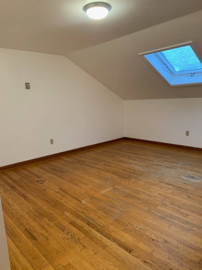 Building Photo - 144 Vley Rd
