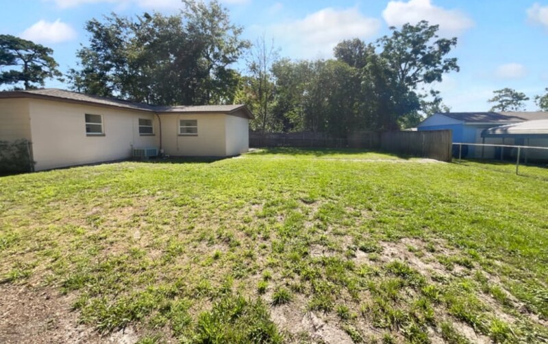 Building Photo - 2361 Leonid Rd