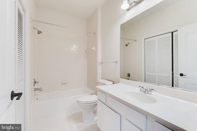 Building Photo - 4577 Derring Ln