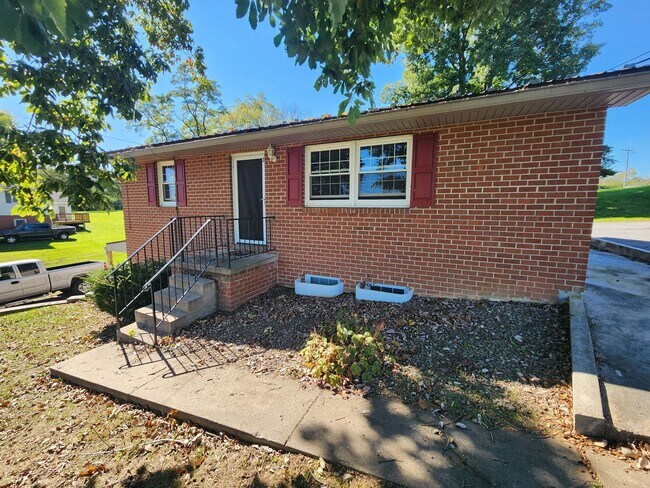 Primary Photo - 15475 Oak Rd