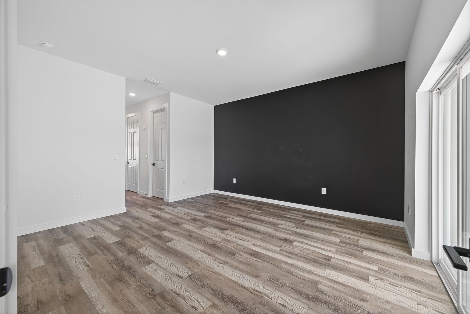 Building Photo - 127 NW 12th Pl