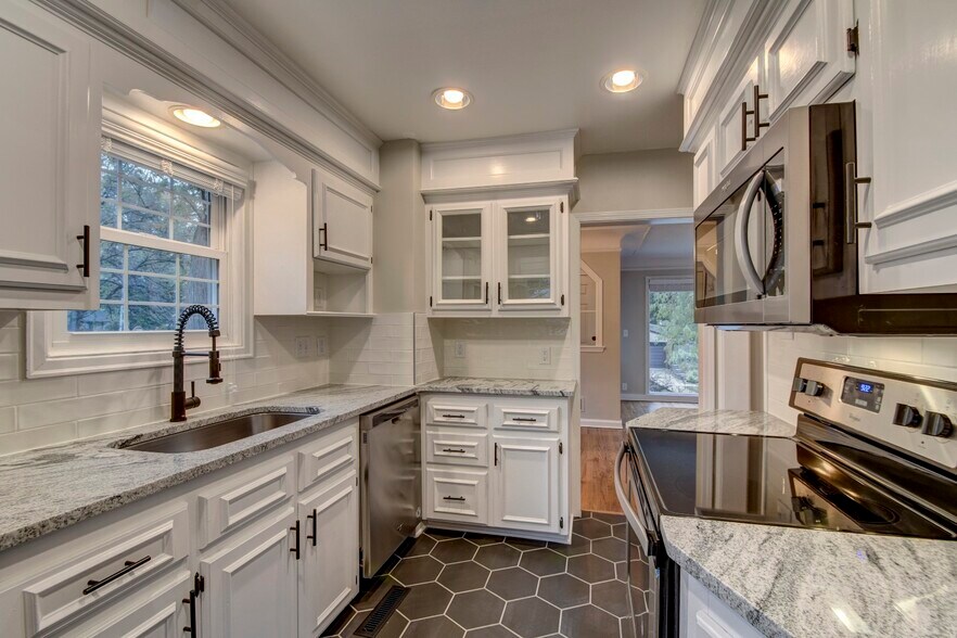 Newly added dishwasher! - 5210 Rees St