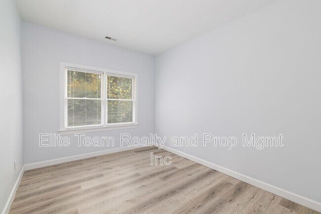 Building Photo - 5283 Downing Creek Dr
