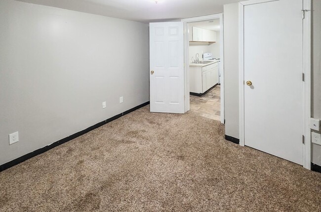 Building Photo - South Knoxville - Clean 2 Bedroom, 1 Bath,...