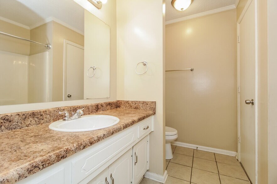 Building Photo - 3230 Westview Terrace