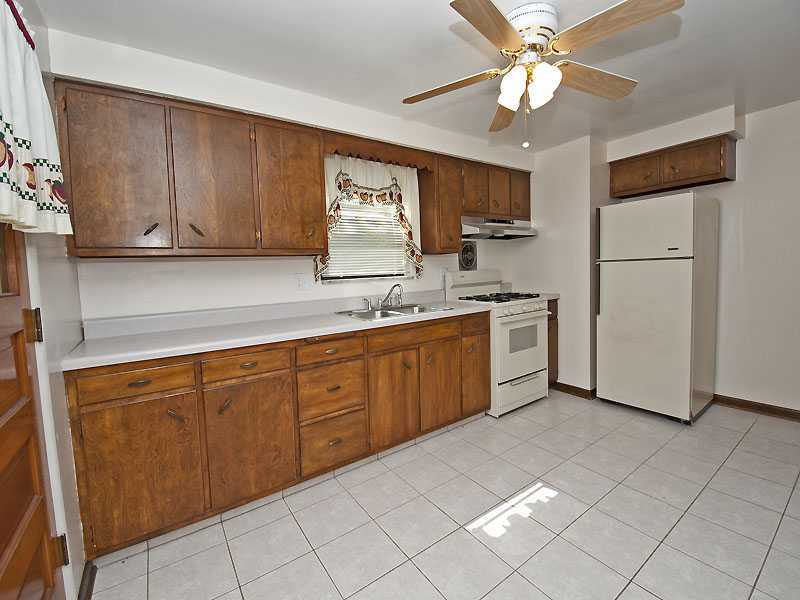 Kitchen - 2557 Allender Avenue