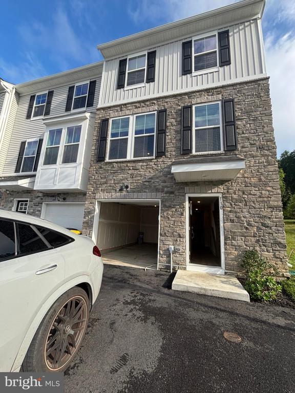 Building Photo - 130 Abramo Victor Dr