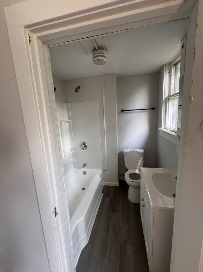Primary Photo - 412 N William St