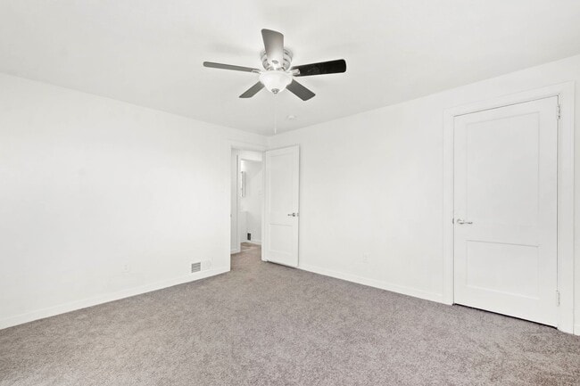 Building Photo - AVAILABLE JULY 1ST! ABSOLUTELY GORGEOUS & RENOVATED 2 bedroom in CASTLE SHANNON!