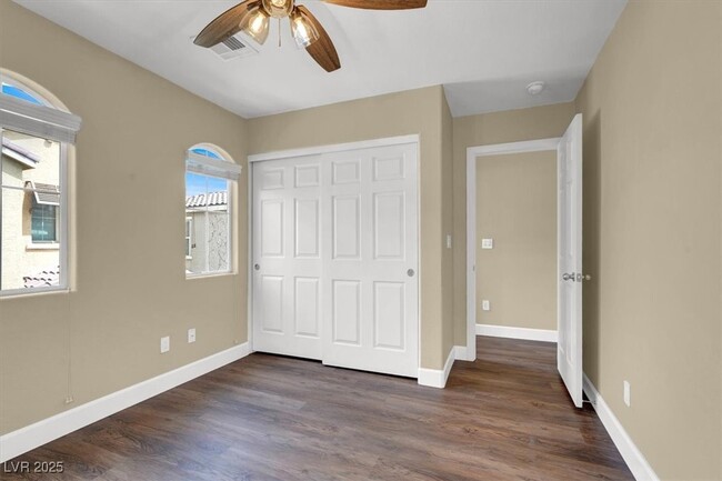 Building Photo - 8556 Osmerea Ct