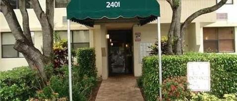 Building Photo - 2401 Riverside Dr