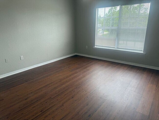 Building Photo - LARGE Single family home in Poinciana
