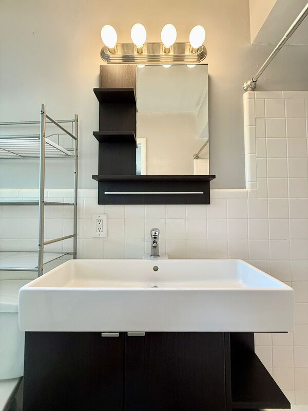 Building Photo - 2565 Granada Cir W