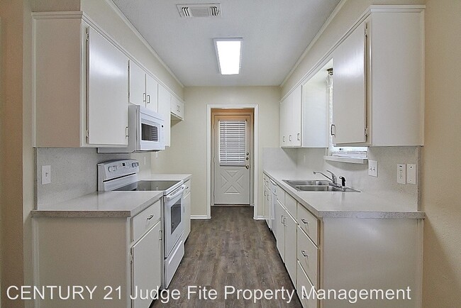 Building Photo - 2 br, 2 bath House - 1111 #A Lynn Street