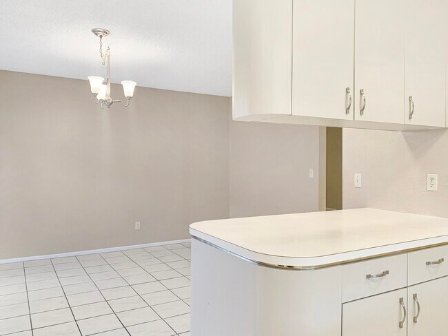 Building Photo - 53666 Avenida Vallejo