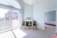 Building Photo - 620 S Gramercy Pl