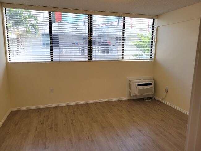 Building Photo - Kulanui Hale - 1 bedroom, 1 bath Unit w/ 1 dedicated parking