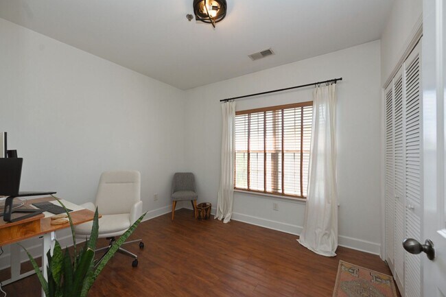 Building Photo - **SOPHISTICATED URBAN RETREAT IN THE HEART OF LENOX VILLAGE**