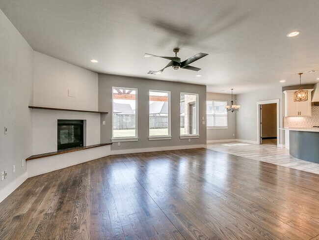 Building Photo - 5 Bedrooms + 3 Baths + Piedmont Schools