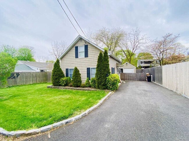 Primary Photo - 705 6th St
