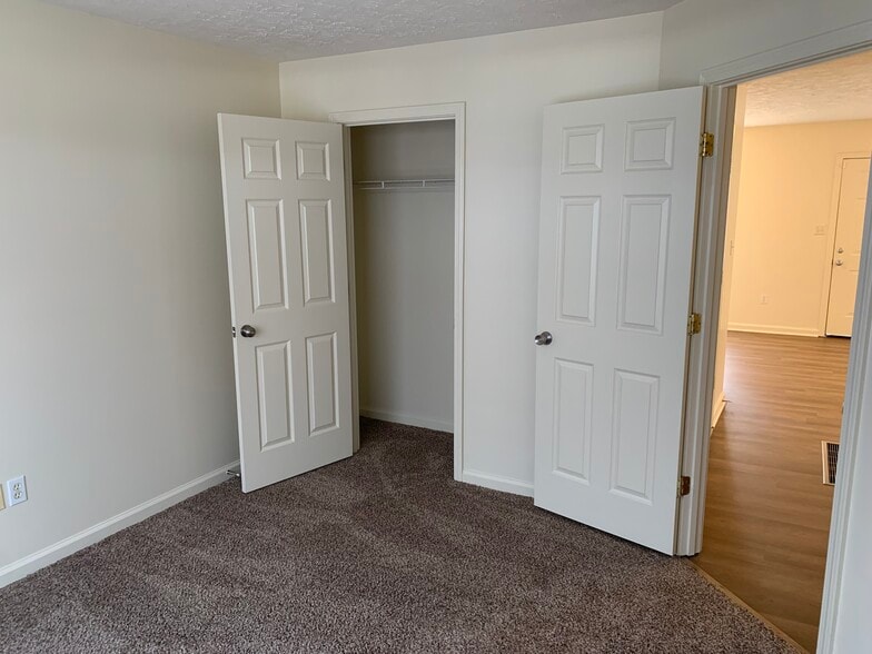 Building Photo - 1065 B Brandy Lane