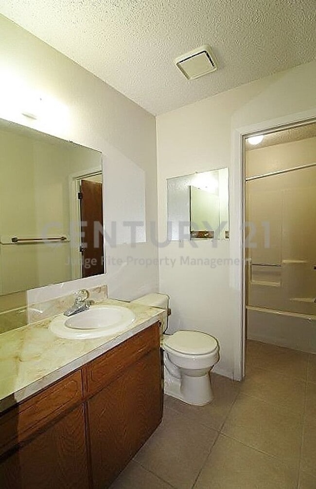Building Photo - 1110 Curtis Dr