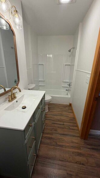 Building Photo - 108 Parsons St