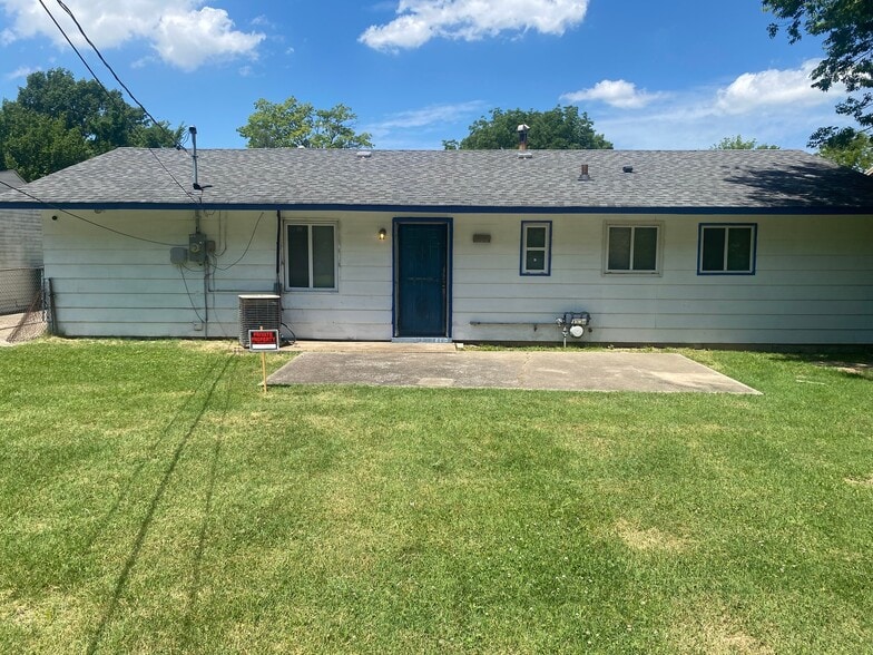 Building Photo - 746 N 39th St