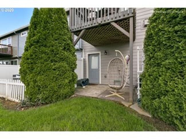 Building Photo - 2 Bedroom Townhome in Gated Fairview Terrace!