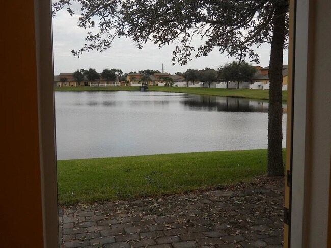 Building Photo - 975 Luminary Cir