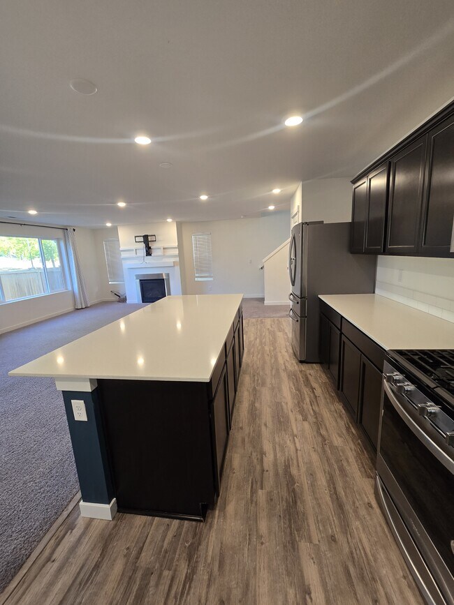 Building Photo - 903 Vine Maple Dr SE