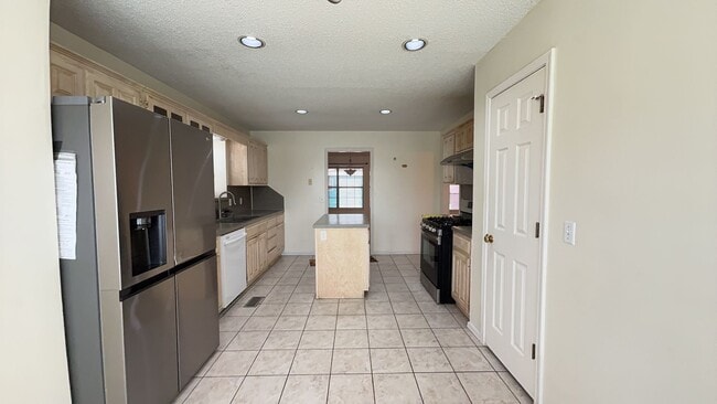 Building Photo - Great 3 bed, 2 bath home in Broken Arrow w...