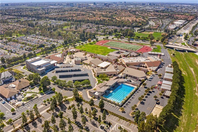 Building Photo - 330 Fallingstar